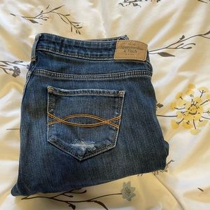 Abercrombie skinny jeans size 4 or 27 regular.